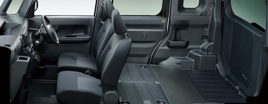Интерьер Daihatsu Hijet Caddie 2016 года  (фото 4 из 7)